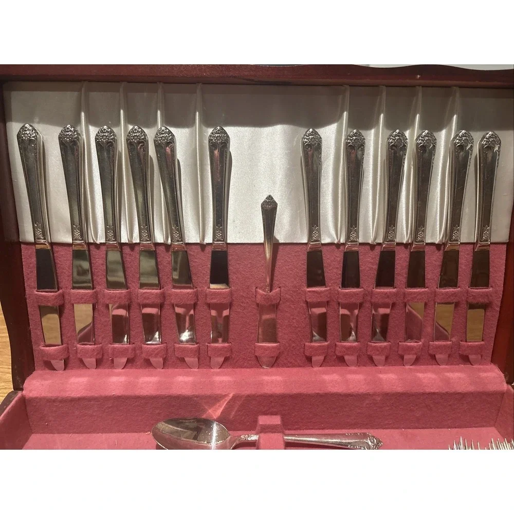Rogers Bro STARLITE Pattern Reinforced Plate IS Flatware 1950's - 64 Pcs.